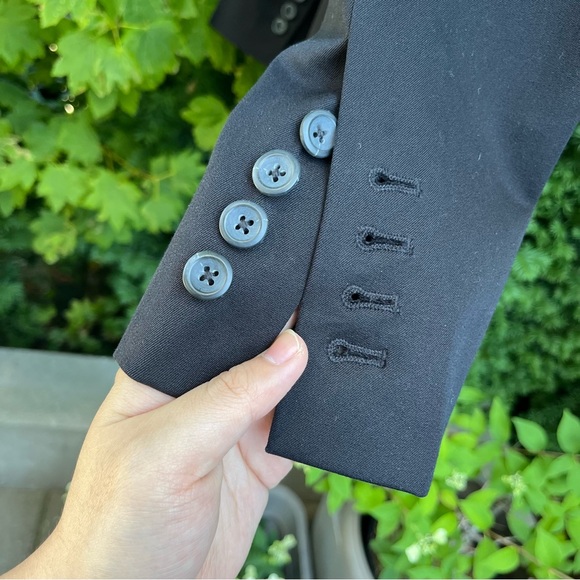 Lord and Taylor Classic Two-Button Blazer - Size M, Black - Picture 4 of 7